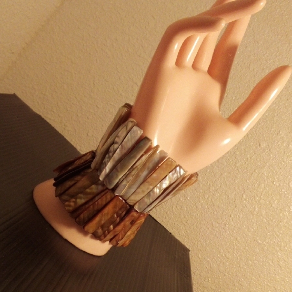 Multi-Tone Natural Shell Statement Bracelet - Brown & Pearl